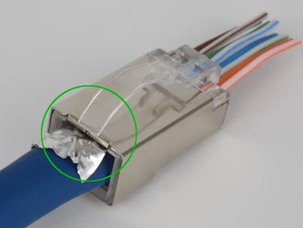 940433-K05 Contact film de blindage du câble avec le blindage du connecteur. <span style=color: red;><strong>Attention : une seule face du film alu/PET du câble est conductrice</strong></span>